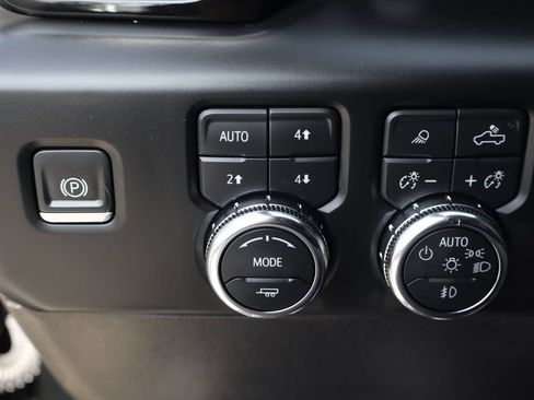 Used 2024 GMC Sierra 2500 Denali Ultimate w/ Max Trailering Package AWD/4WD image 27