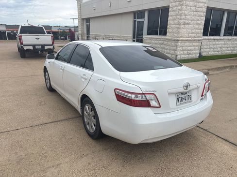 Used 2009 Toyota Camry Hybrid FWD image 2
