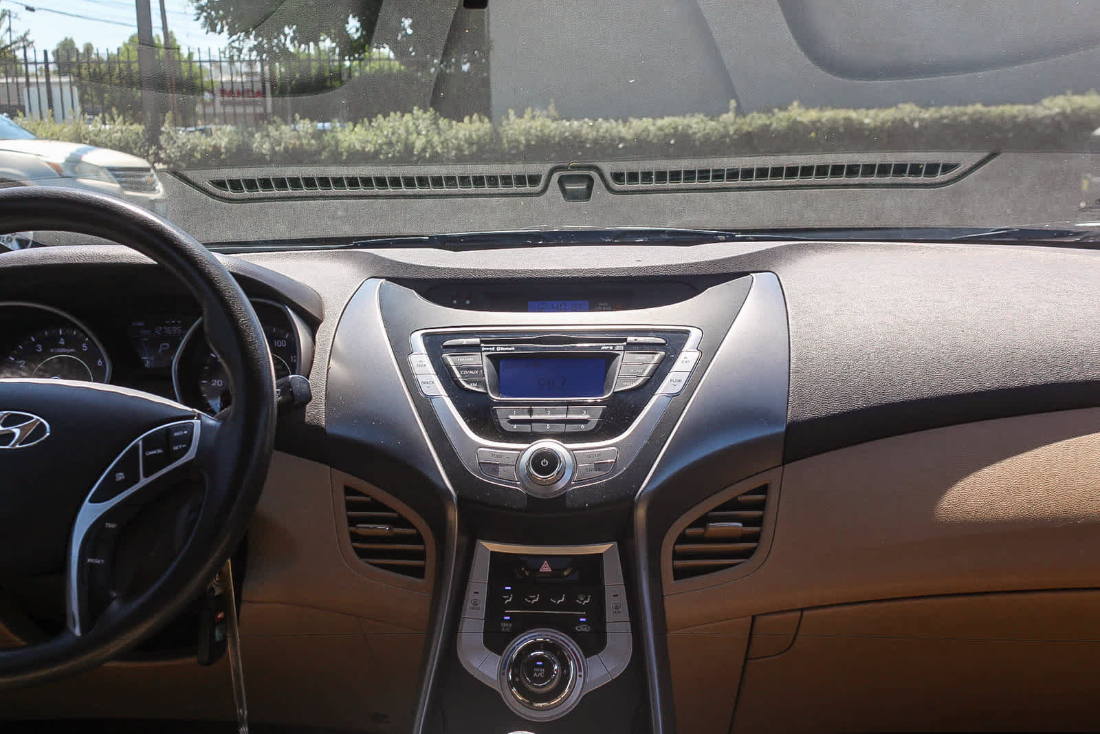 Used 2012 Hyundai Elantra GLS w/ Preferred Pkg 3 FWD image 17