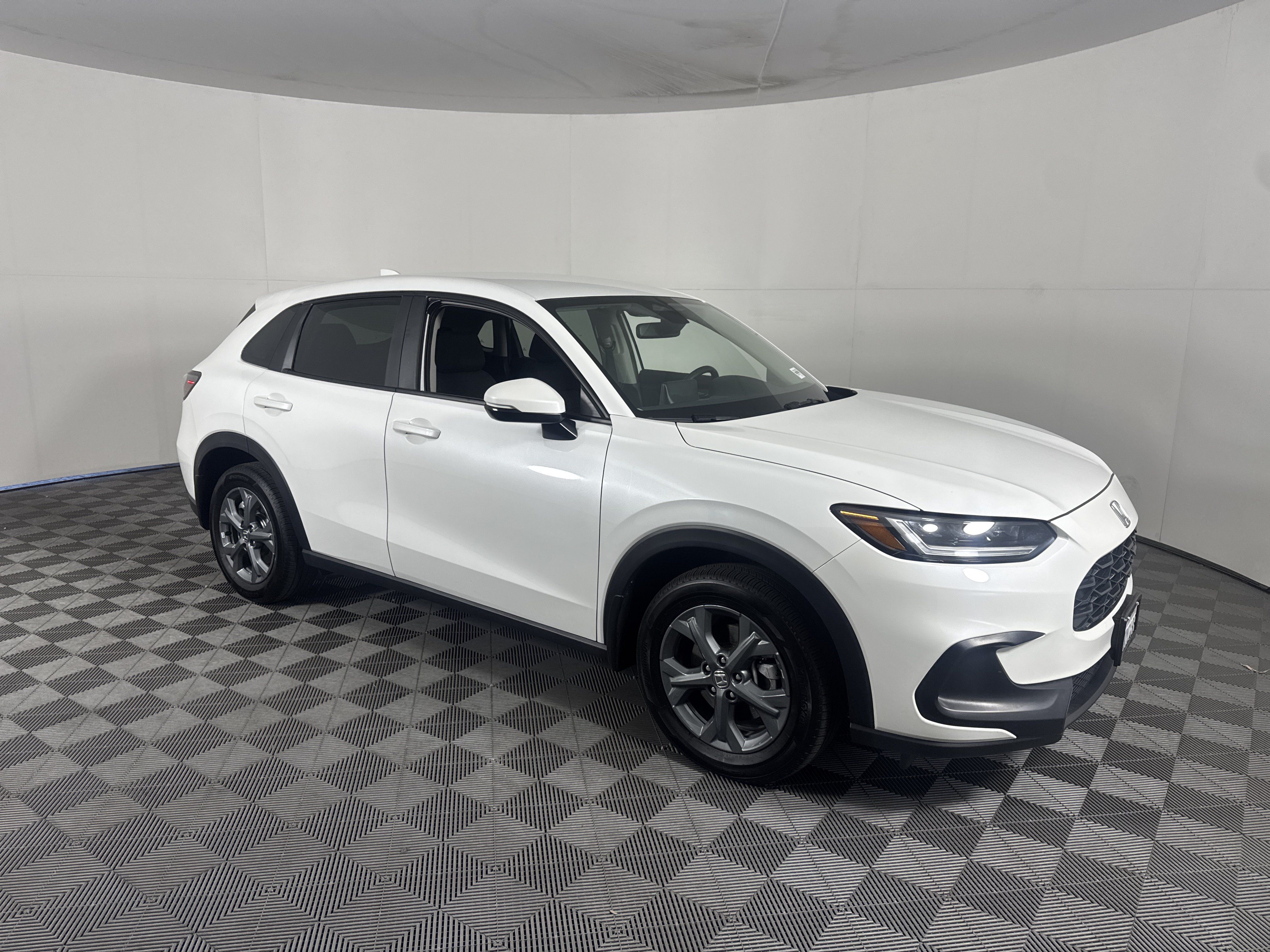 Certified 2026 Honda HR-V LX image 4