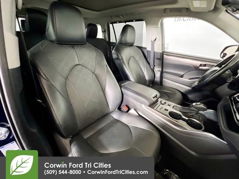 Used 2021 Toyota Highlander Platinum AWD/4WD image 19