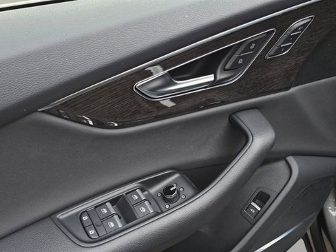 Used 2019 Audi Q8 Prestige w/ Towing Package image 31