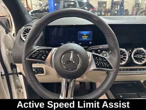 Certified 2025 Mercedes-Benz GLA 250 4MATIC image 15