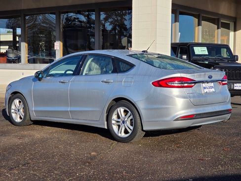 Used 2018 Ford Fusion SE image 27