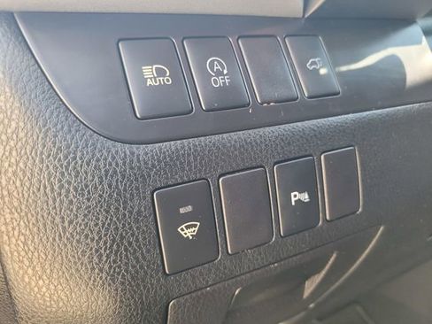 Used 2018 Toyota Highlander Limited AWD/4WD image 17