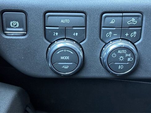 New 2026 GMC Sierra 1500 SLT w/ Max Trailering Package image 30