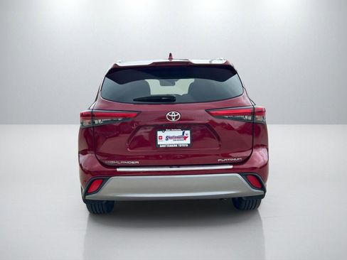 Used 2023 Toyota Highlander Platinum FWD image 6