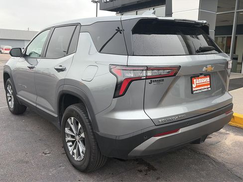 Used 2025 Chevrolet Equinox LT AWD/4WD image 12