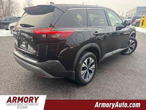 Used 2023 Nissan Rogue SV image 4