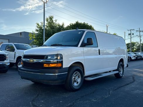 Used 2023 Chevrolet Express 2500 w/ Driver Convenience Package image 4