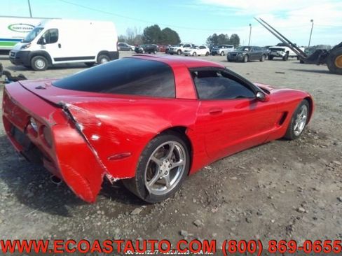 Used 2000 Chevrolet Corvette Coupe w/ Performance Handling Pkg image 2