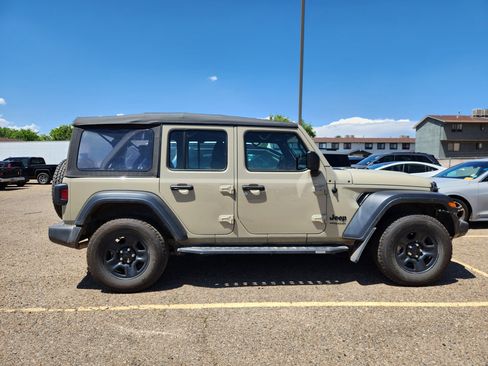 Used 2022 Jeep Wrangler Unlimited Sport AWD/4WD image 4
