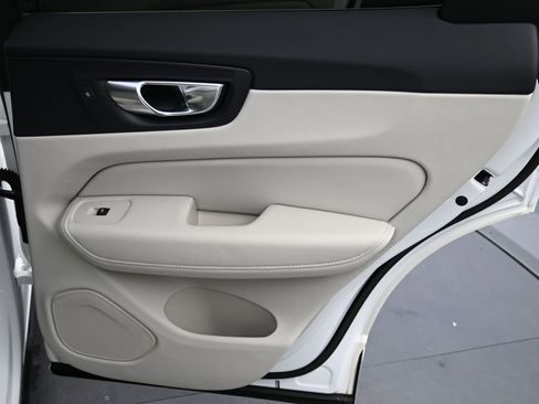 Certified 2023 Volvo XC60 B5 Plus w/ Protection Package Premier image 16