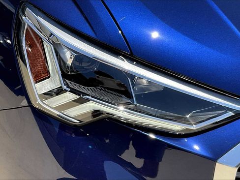 New 2025 Audi Q3 2.0T Premium image 13