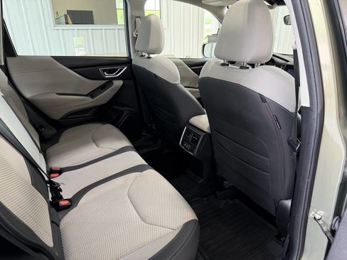 Used 2021 Subaru Forester Premium AWD/4WD image 32