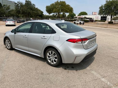 Used 2025 Toyota Corolla LE FWD image 6