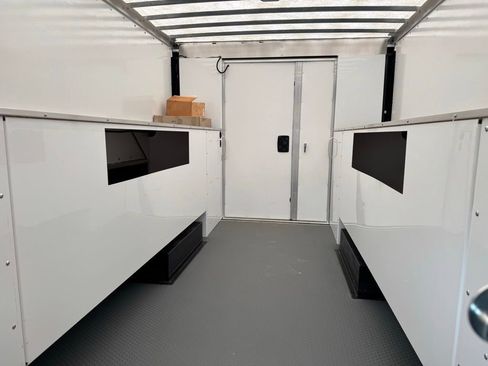 Used 2022 Chevrolet Express 3500 w/ Power Convenience Package RWD image 22