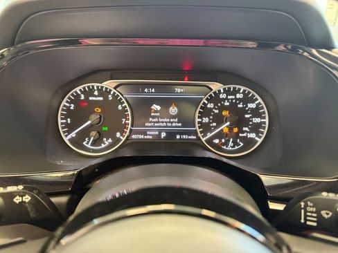 Used 2024 Nissan Pathfinder SL w/ SL Premium Package FWD image 21