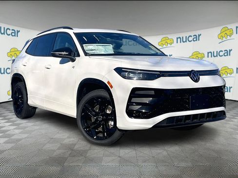 New 2026 Volkswagen Tiguan SE R-Line image 1