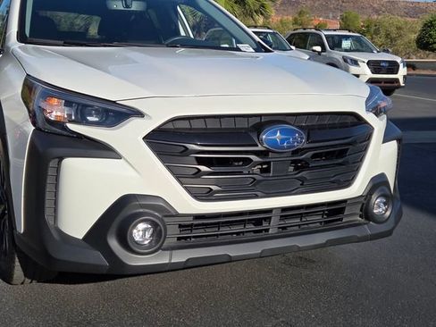Used 2023 Subaru Outback Onyx Edition AWD/4WD image 8