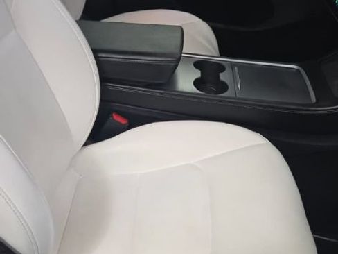 Used 2024 Tesla Model Y Long Range AWD/4WD image 12