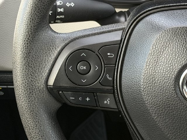 Used 2020 Toyota Corolla L FWD image 12