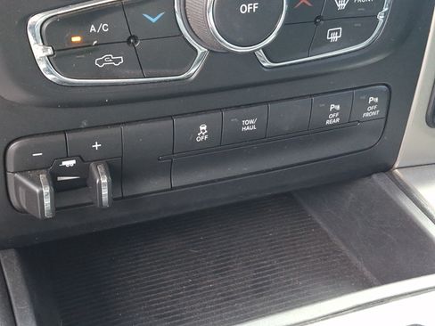Used 2015 RAM 1500 Lone Star AWD/4WD image 24