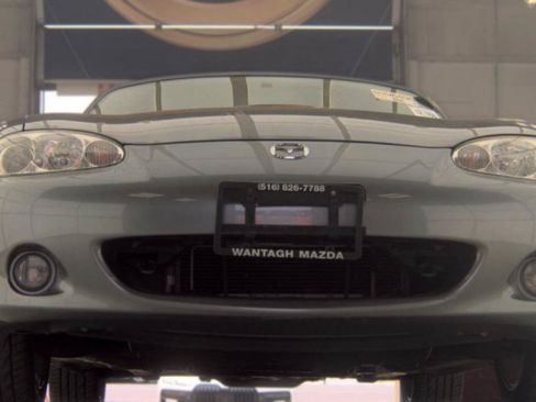 Used 2003 MAZDA MX-5 Miata RWD image 15