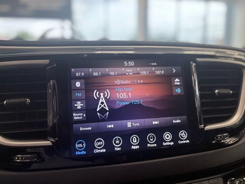 Used 2020 Chrysler Pacifica Touring-L w/ Advanced Safetytec Group AWD/4WD image 35