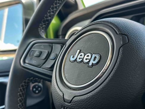 Used 2025 Jeep Wrangler Unlimited Sport AWD/4WD image 29