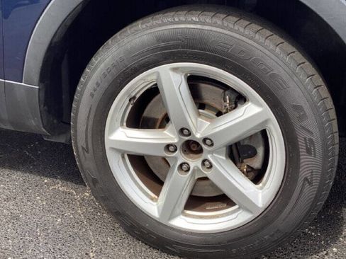 Used 2017 Ford Explorer XLT image 36