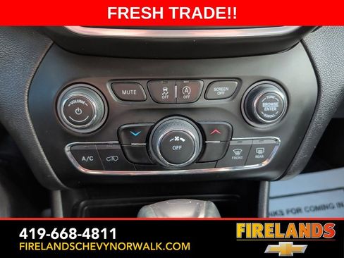 Used 2020 Jeep Cherokee Latitude Plus w/ Cold Weather Group image 34