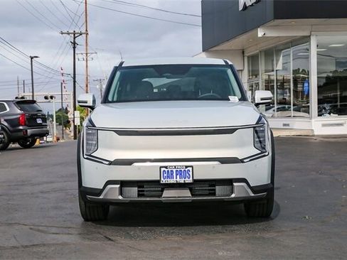 New 2026 Kia EV9 Light image 2