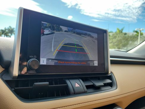 Used 2023 Toyota RAV4 LE image 29