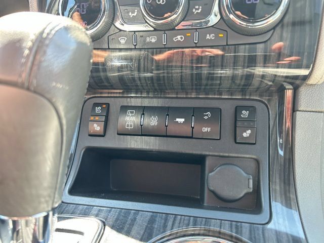 Used 2014 Chevrolet Traverse LTZ AWD/4WD image 54