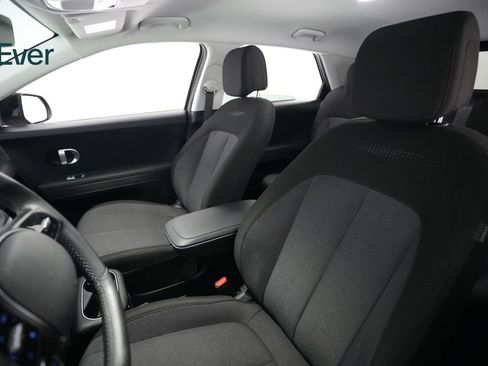 Used 2024 Hyundai Ioniq 5 SEL RWD image 4