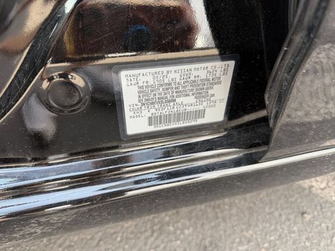 Used 2025 Nissan Versa SV FWD image 22