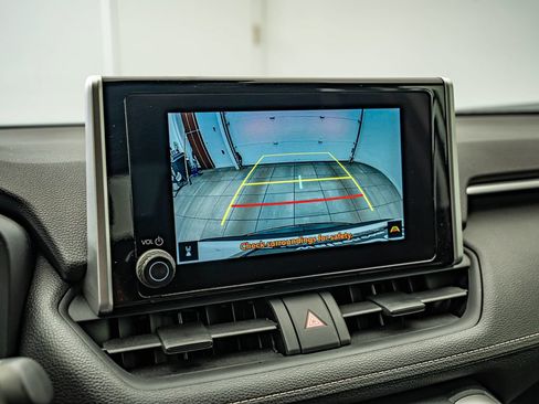 Used 2025 Toyota RAV4 LE AWD/4WD image 25