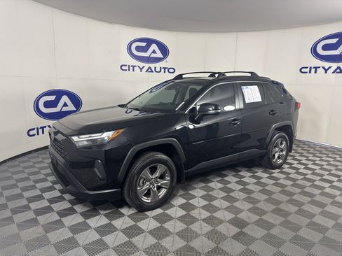 Used 2024 Toyota RAV4 XLE w/ Convenience Package FWD image 7