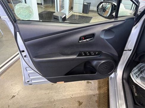Used 2018 Toyota Prius Two image 15