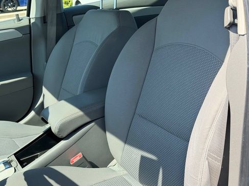 Used 2011 Chevrolet Malibu LS FWD image 10