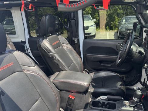 Used 2019 Jeep Wrangler Unlimited Rubicon w/ Advanced Safety Group AWD/4WD image 34