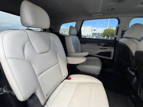 Used 2022 Kia Telluride S FWD image 18