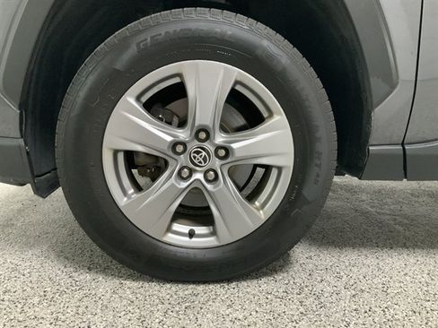 Used 2022 Toyota RAV4 XLE AWD/4WD image 13