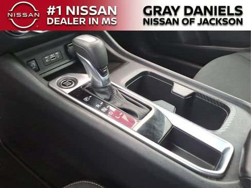 Used 2024 Nissan Sentra SV FWD image 19