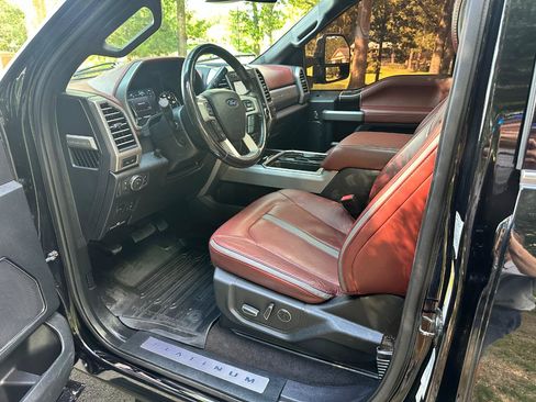 Used 2018 Ford F350 Platinum w/ Platinum Ultimate Package AWD/4WD image 11