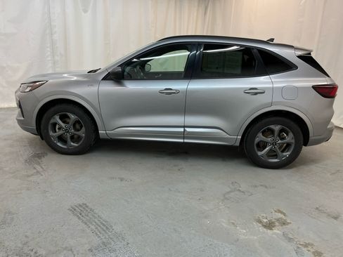 Used 2023 Ford Escape ST-Line image 2