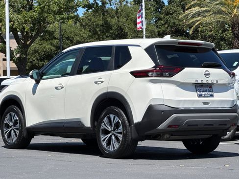 Used 2023 Nissan Rogue SV FWD image 5