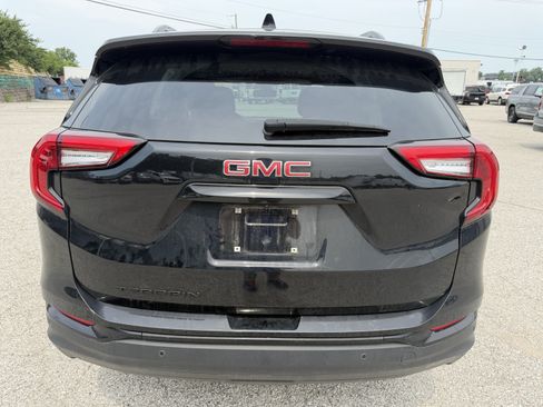 Used 2024 GMC Terrain SLE w/ Elevation Edition FWD image 6
