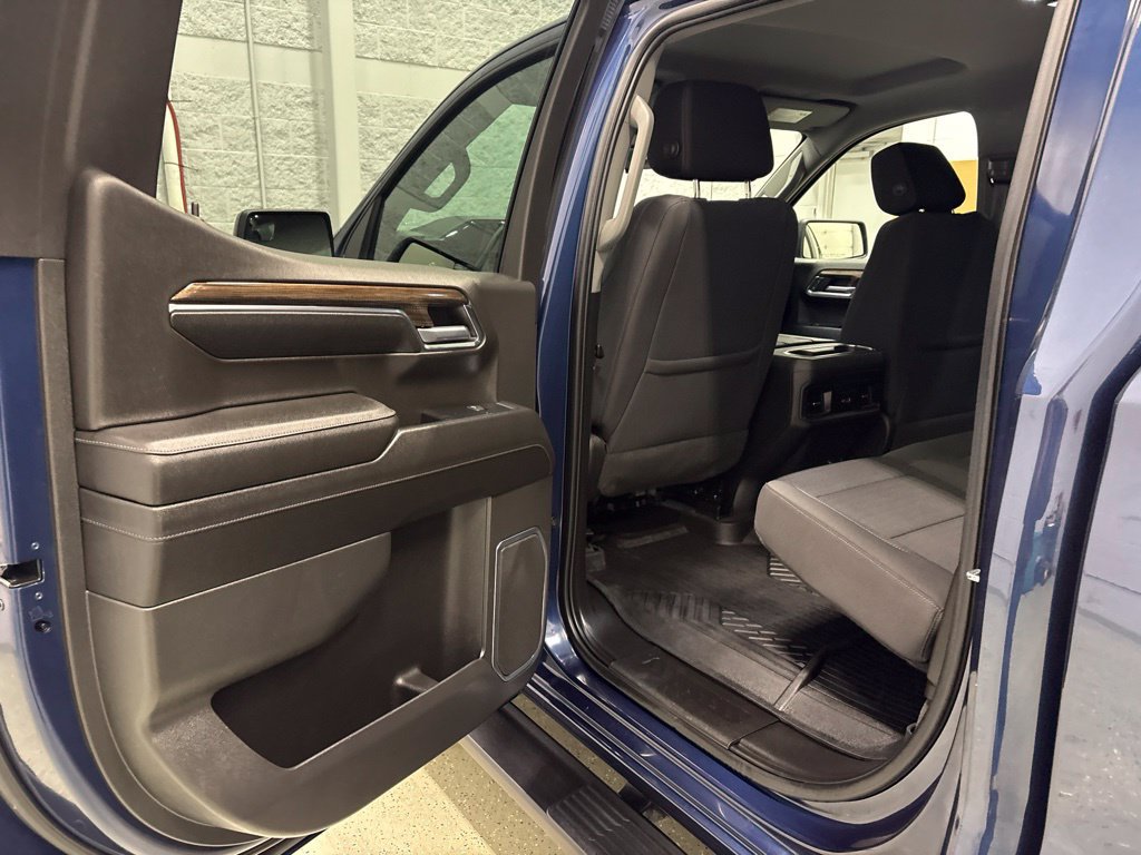 Used 2023 Chevrolet Silverado 1500 RST AWD/4WD image 33